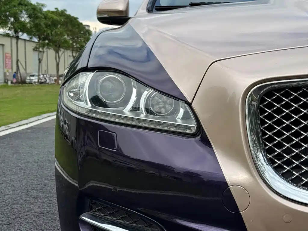 Jaguar XJ 2012 — фото 42