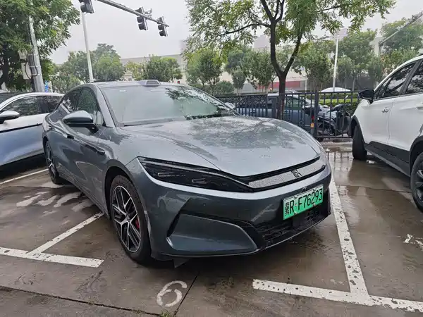 BYD Han L 2025