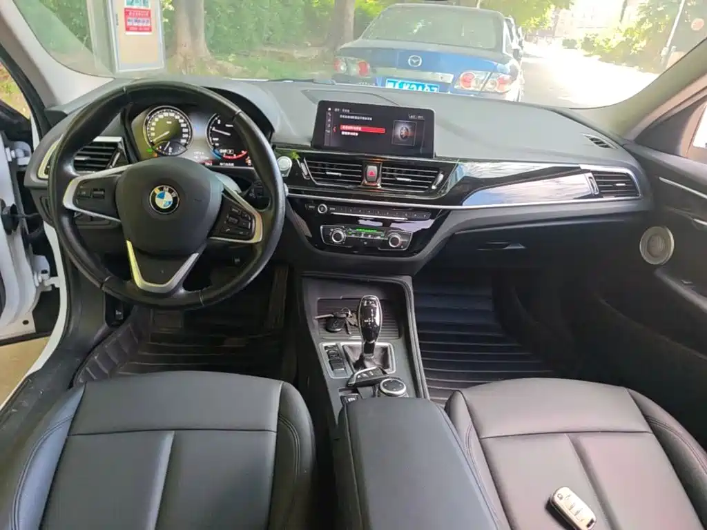 BMW 1 Series 2021 — фото 10