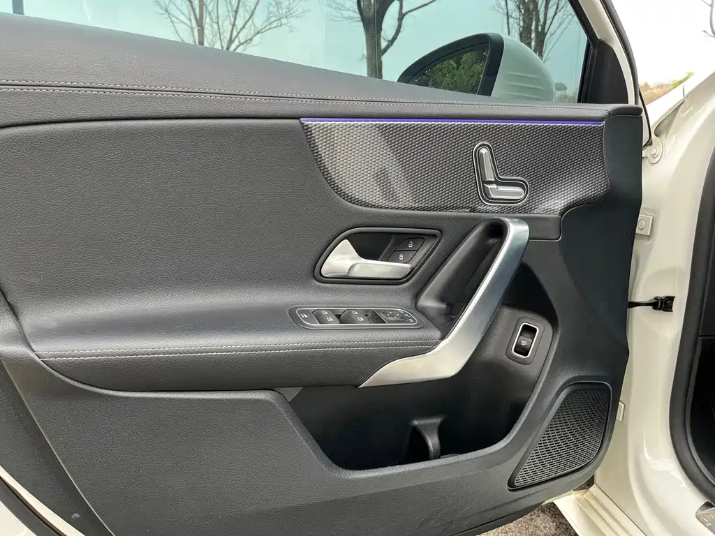 Mercedes-Benz A-Class 2021 — фото 15