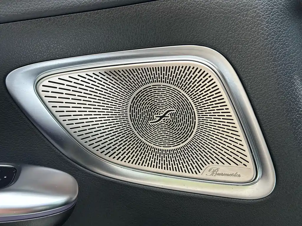 Mercedes-Benz C-Class 2024 — фото 12