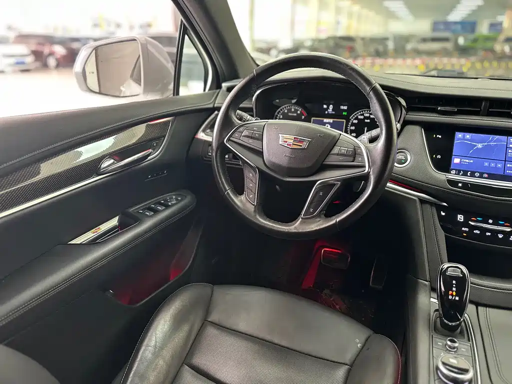 Cadillac XT5 2023 — фото 13