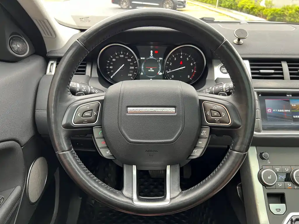 Land Rover Evoque 2018 — фото 14
