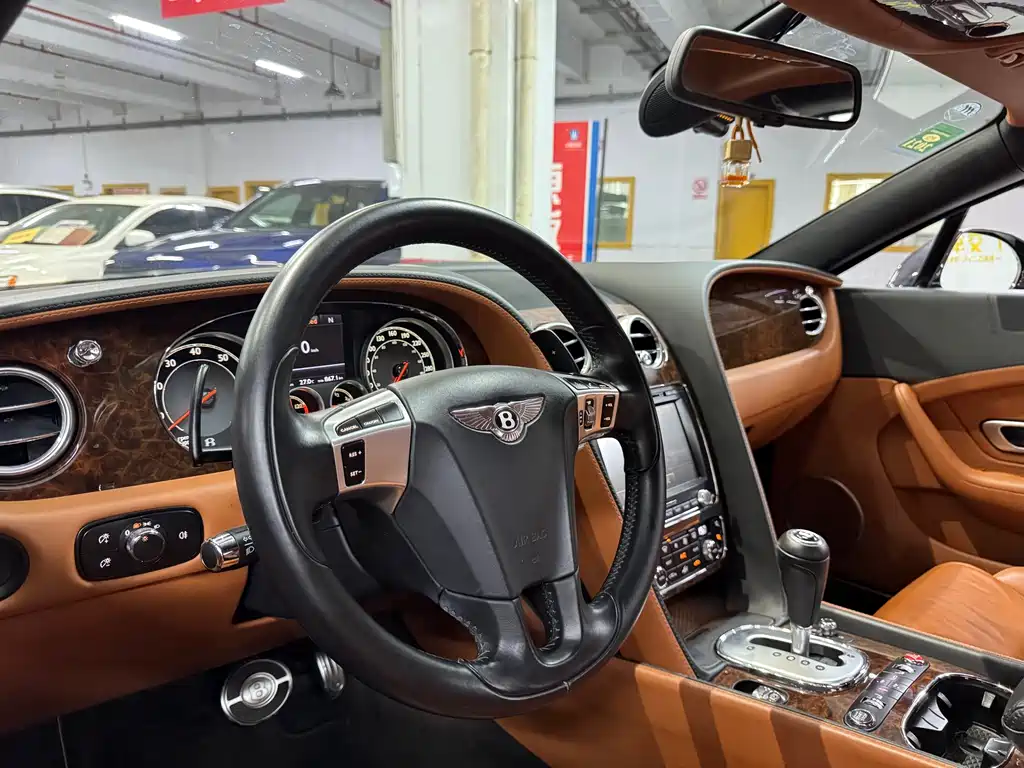 Bentley Continental 2013 — фото 11