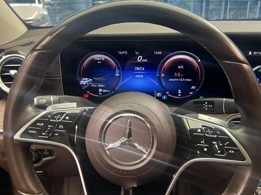 Mercedes-Benz E-Class 2022 — фото 12