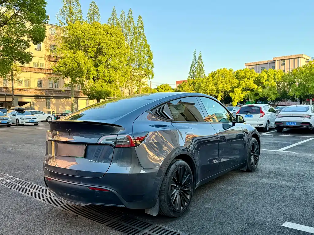 Tesla Model Y 2022 — фото 7
