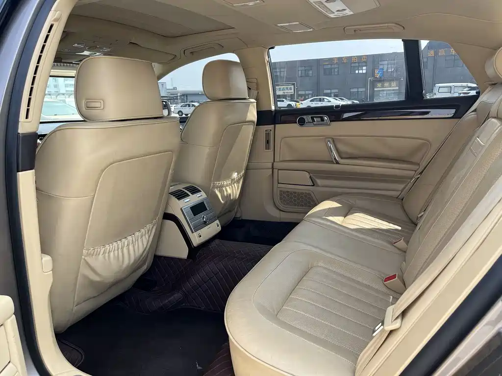 Volkswagen Phaeton 2015 — фото 28