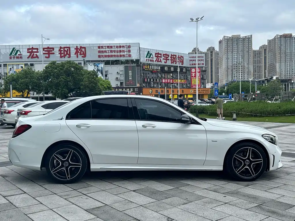 Mercedes-Benz C-Class 2021