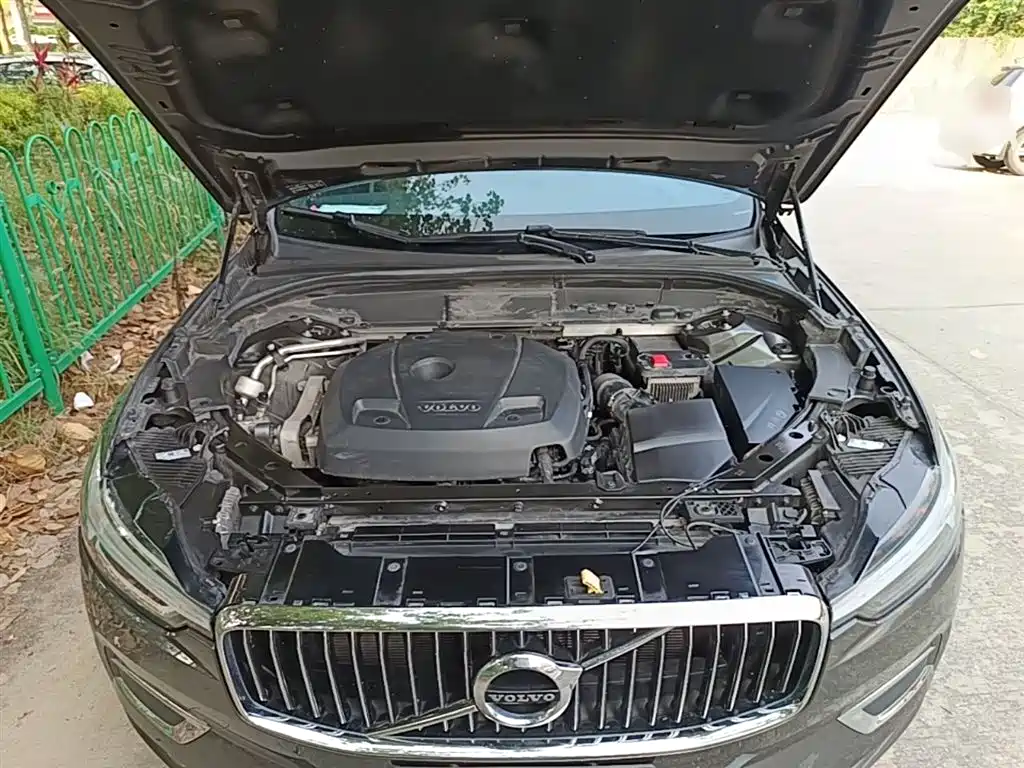 Volvo XC60 2020 — фото 20