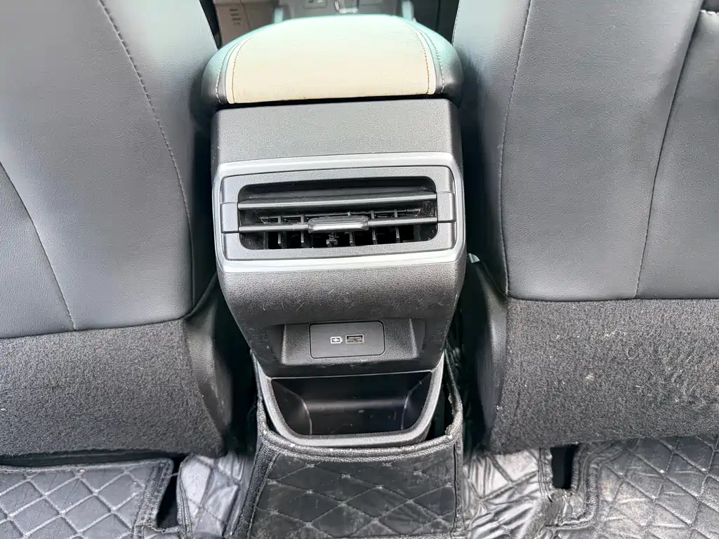 Geely Emgrand L 2022 — фото 16