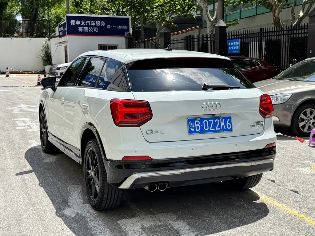 Audi Q2L 2019