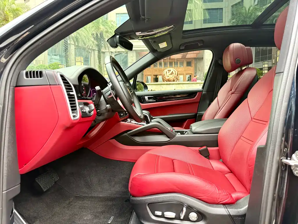 Porsche Cayenne 2021