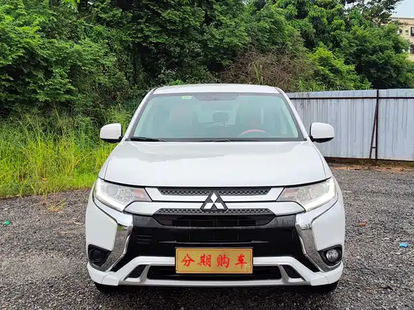 Mitsubishi Outlander 2022