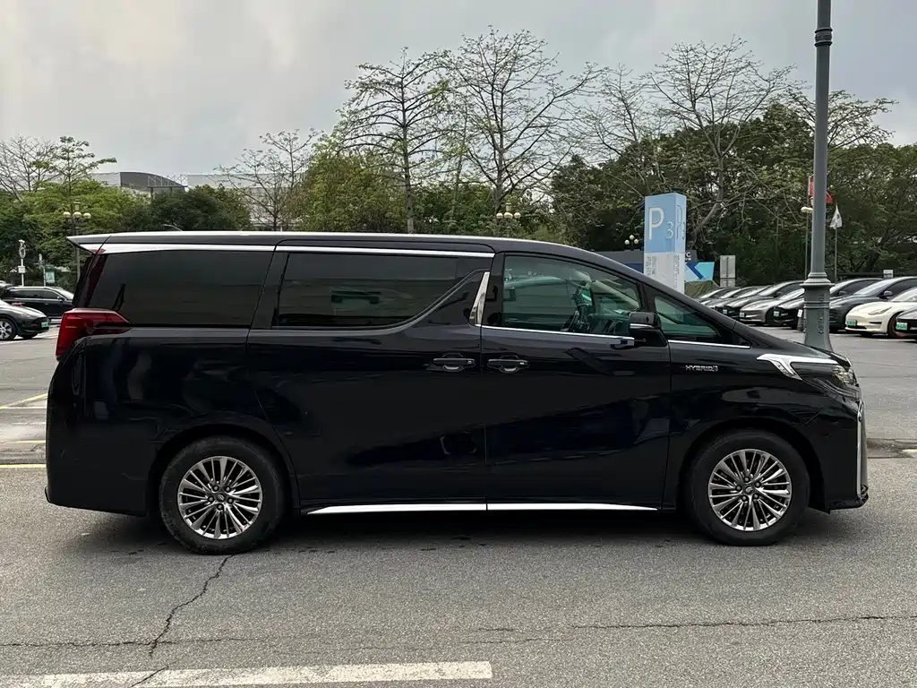 Toyota Vellfire 2022