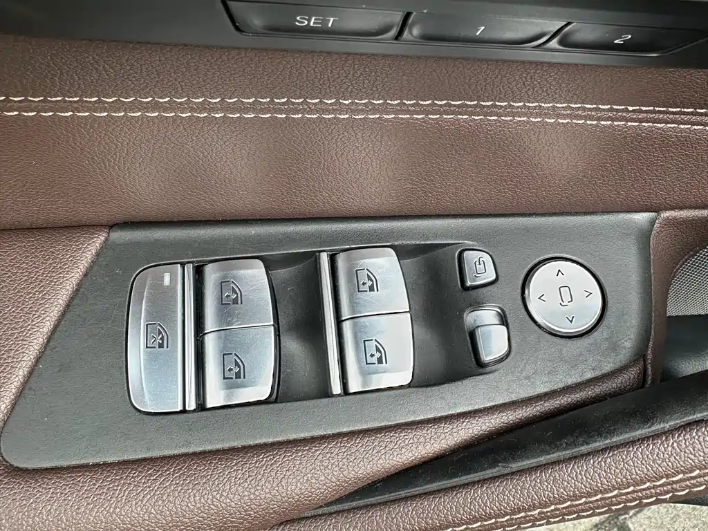 BMW 5 Series 2021 — фото 19