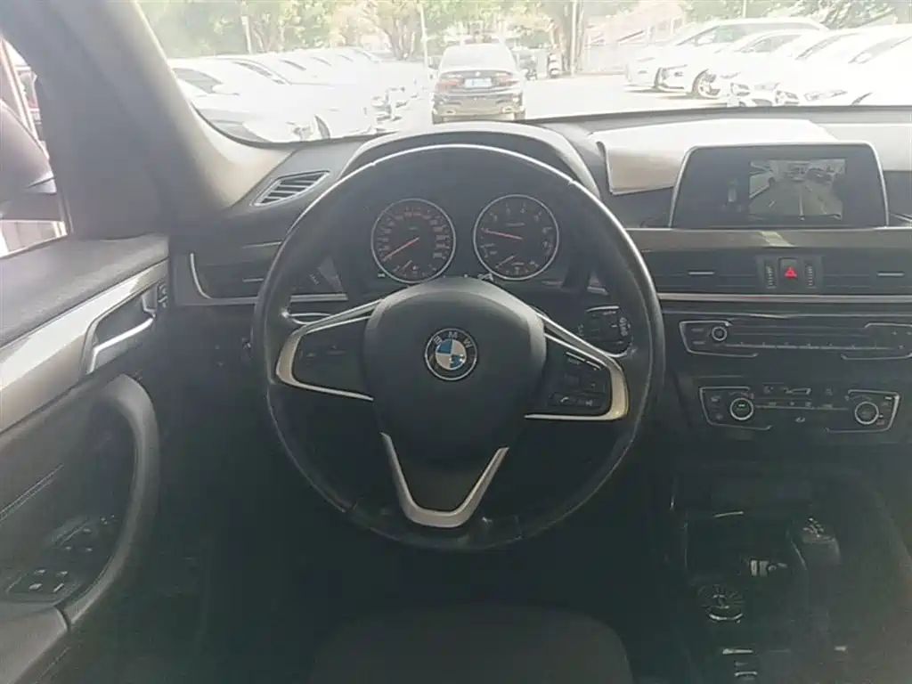 BMW X1 2017 — фото 11