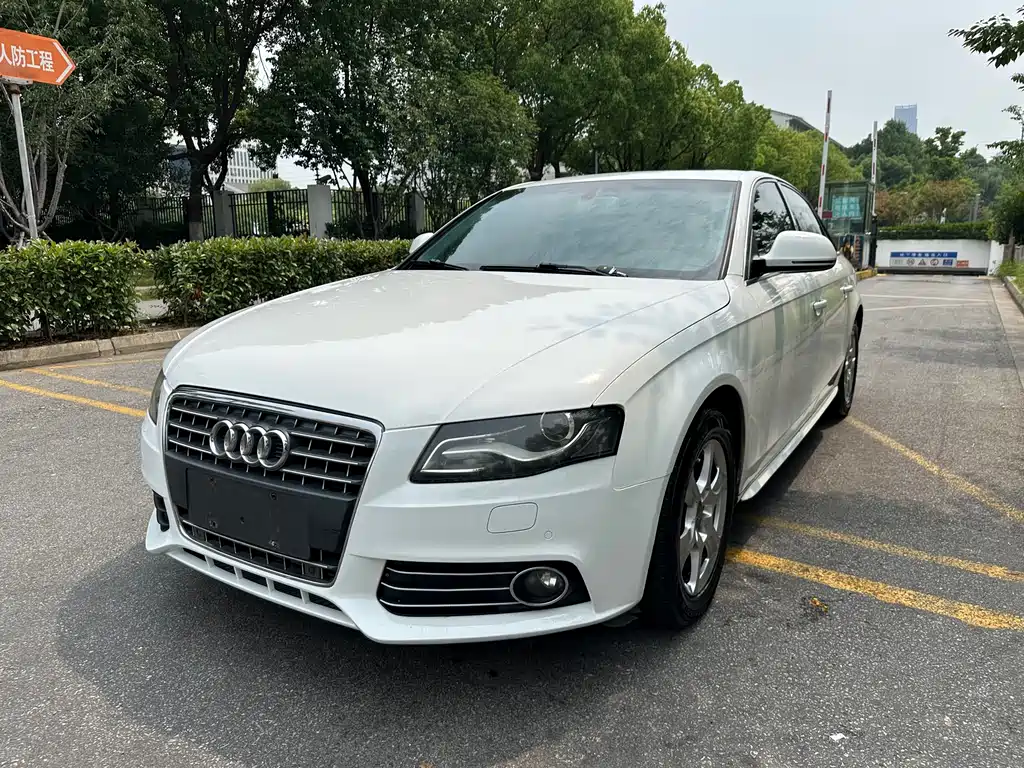 Audi A4L 2011