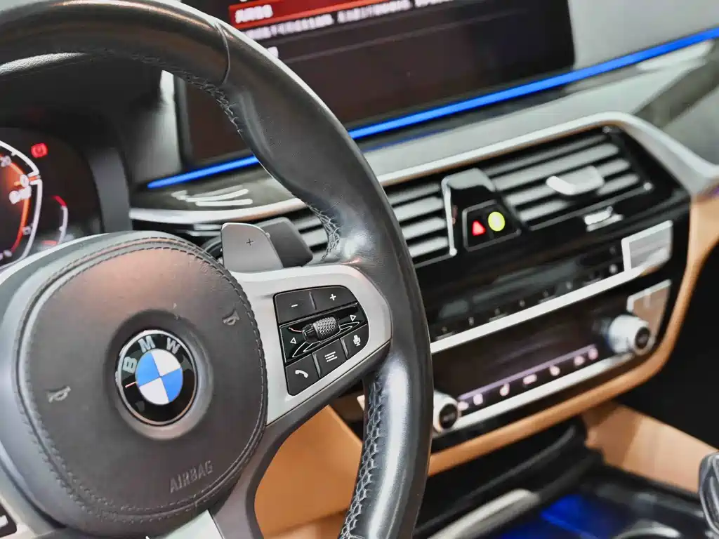 BMW 6 Series GT 2024 — фото 38