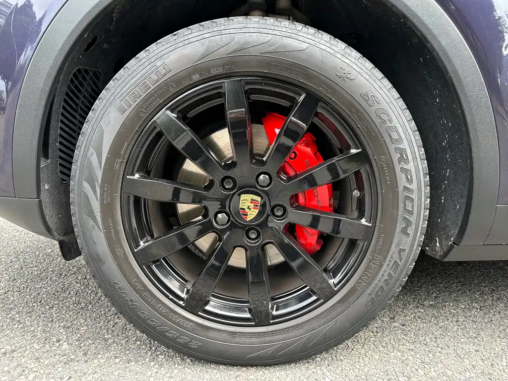 Porsche Cayenne 2019 — фото 15