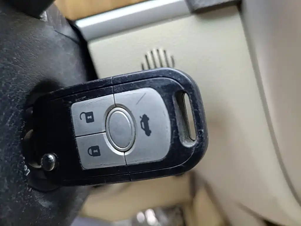 Buick Excelle 2015 — фото 9