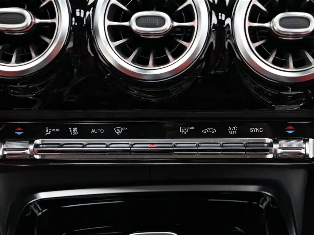 Mercedes-Benz A-Class AMG 2020 — фото 16