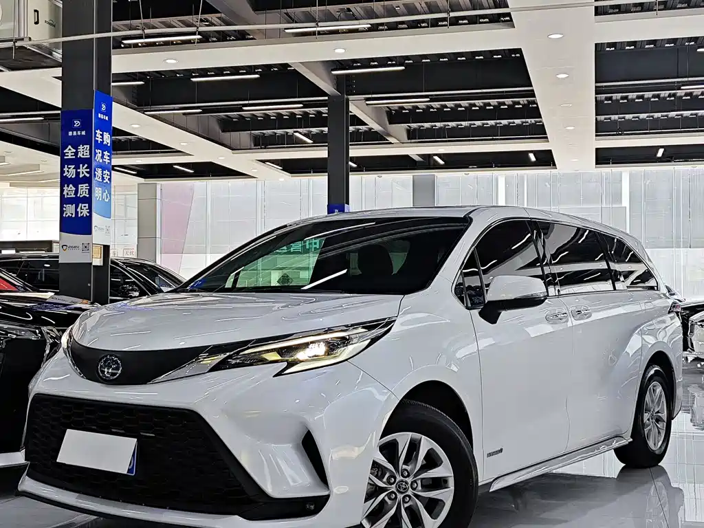 Toyota Granvia 2023