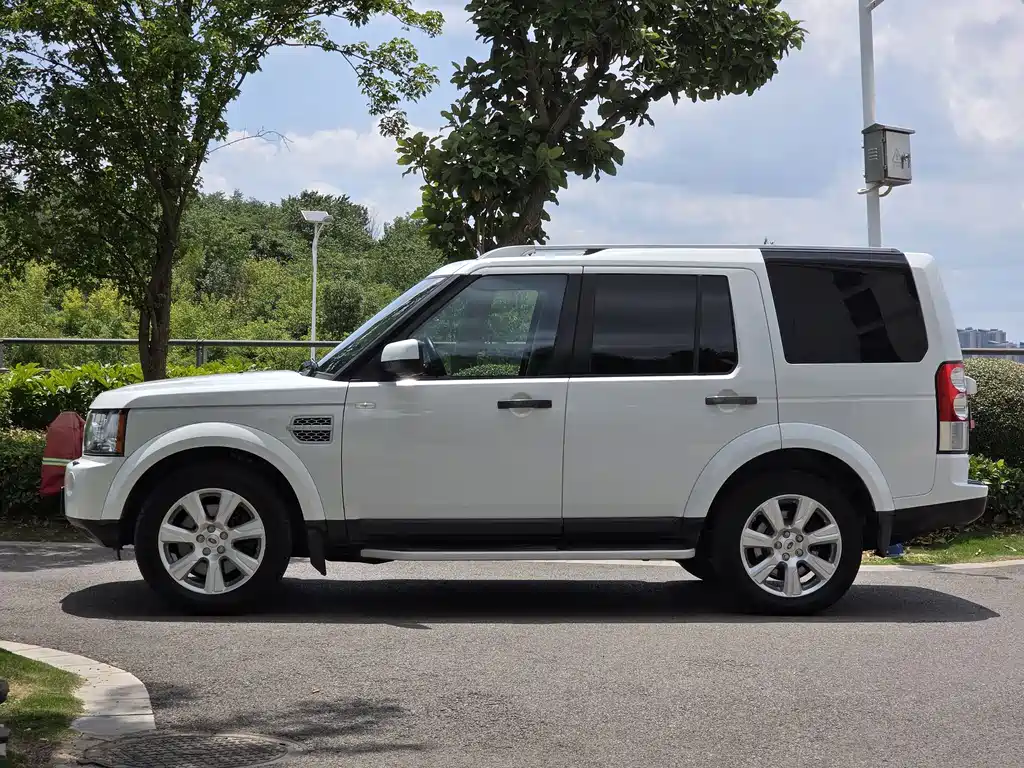 Land Rover Discovery 2013 — фото 3