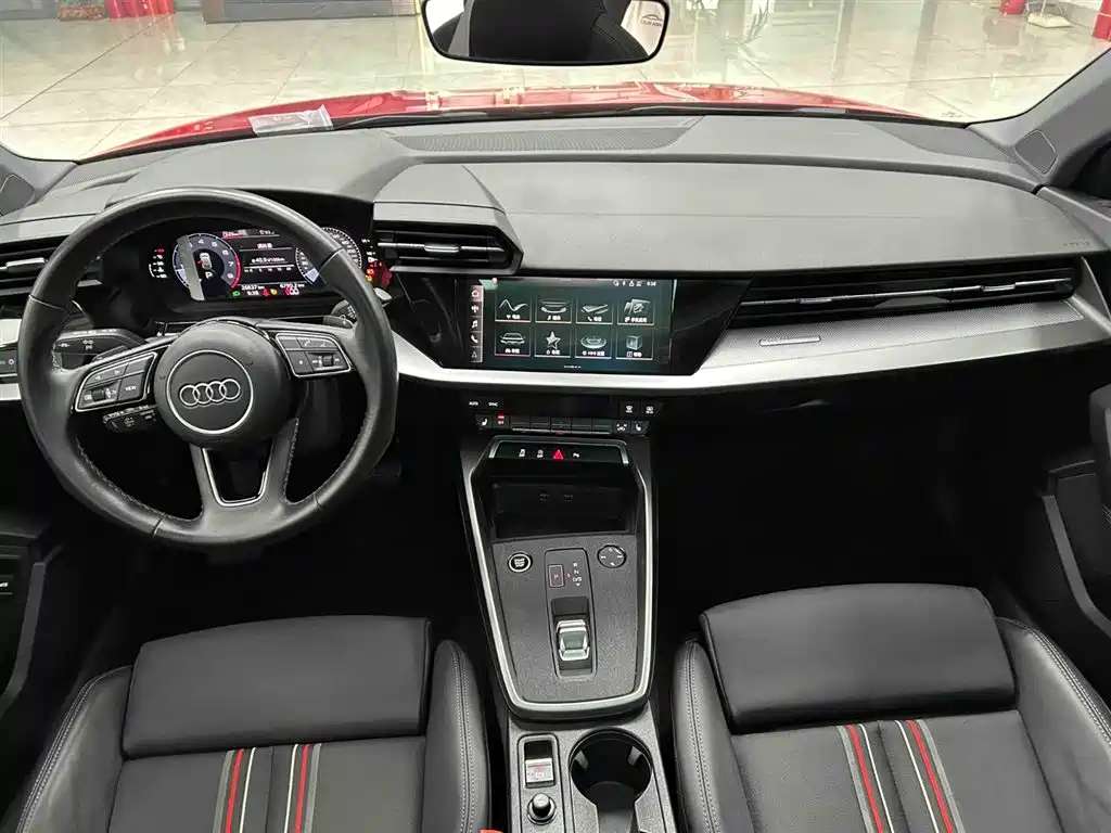 Audi A3 2023 — фото 2