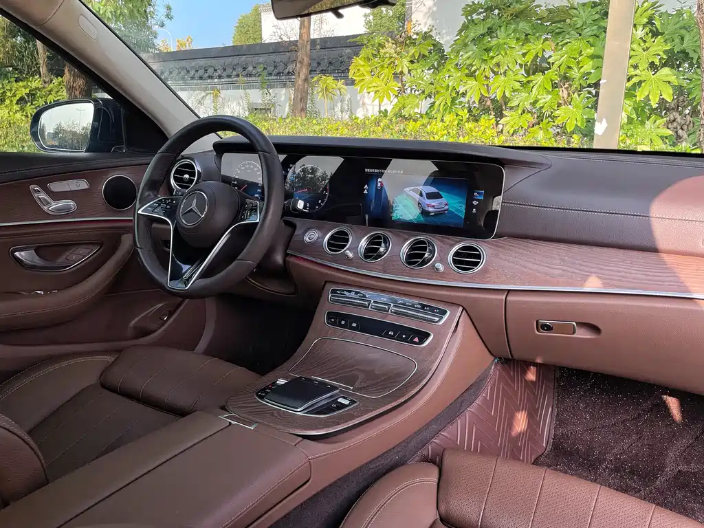 Mercedes-Benz E-Class 2021 — фото 15