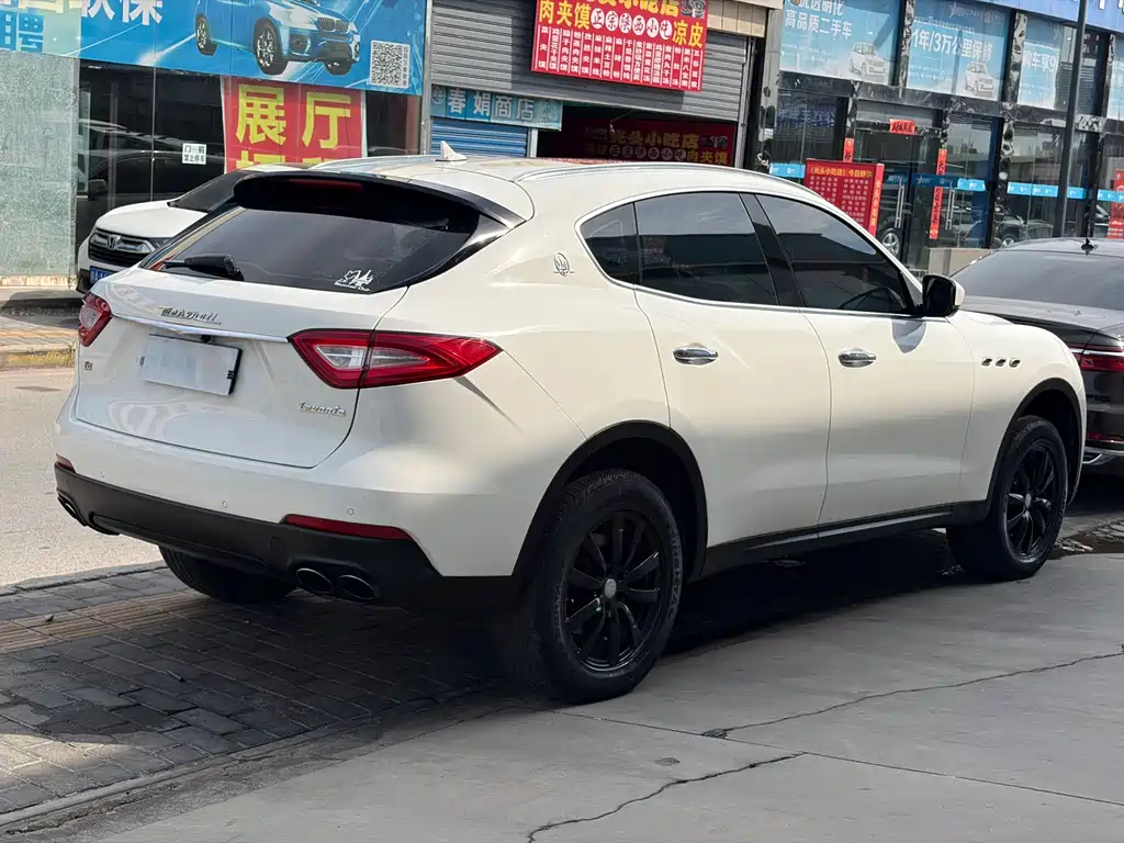 Maserati Levante 2018 — фото 15
