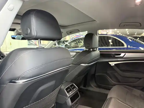 Audi A7L 2024