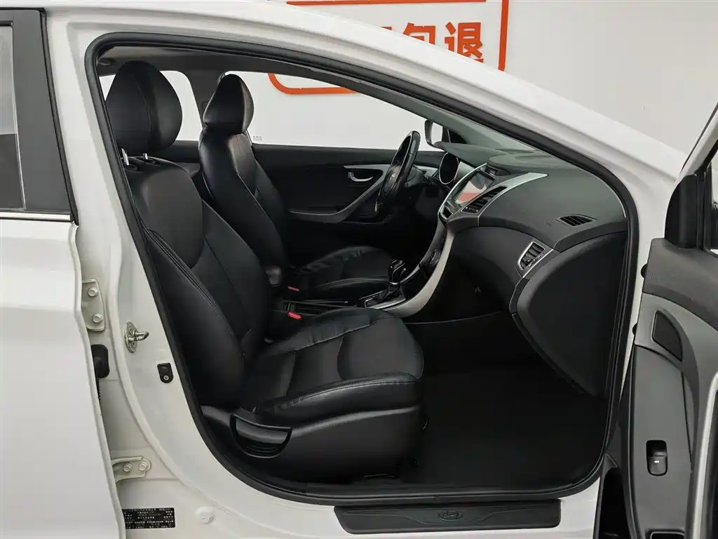 Hyundai Elantra Langdong 2016 — фото 23