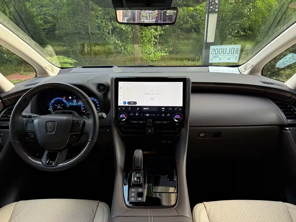Toyota Vellfire 2024 — фото 12