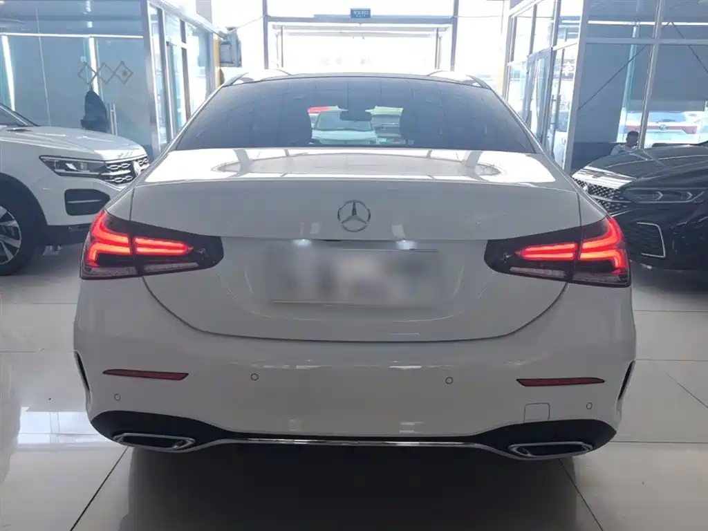 Mercedes-Benz A-Class 2022 — фото 6