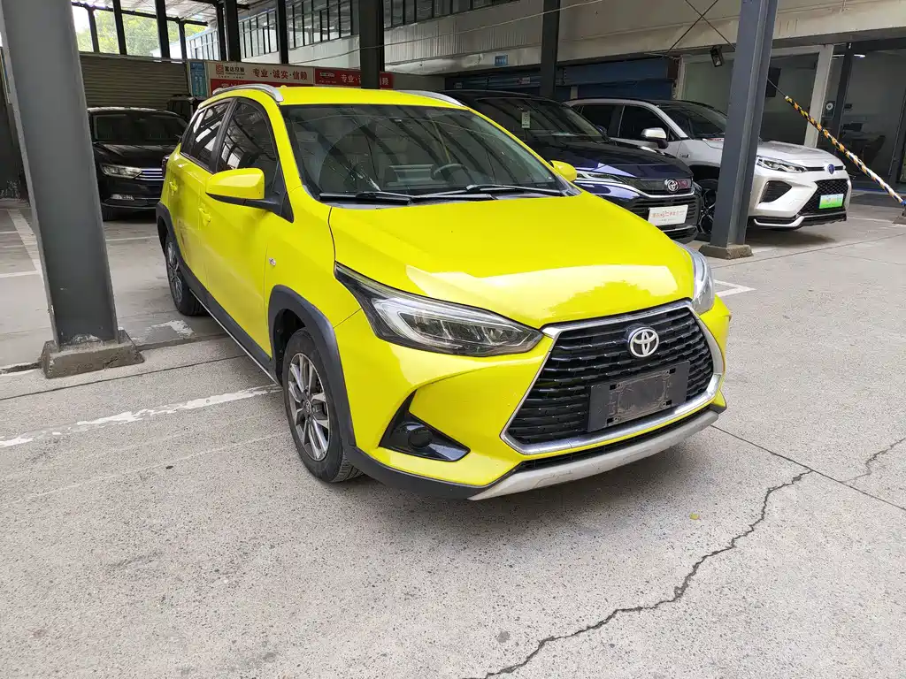 Toyota Yaris L 2021 — фото 3