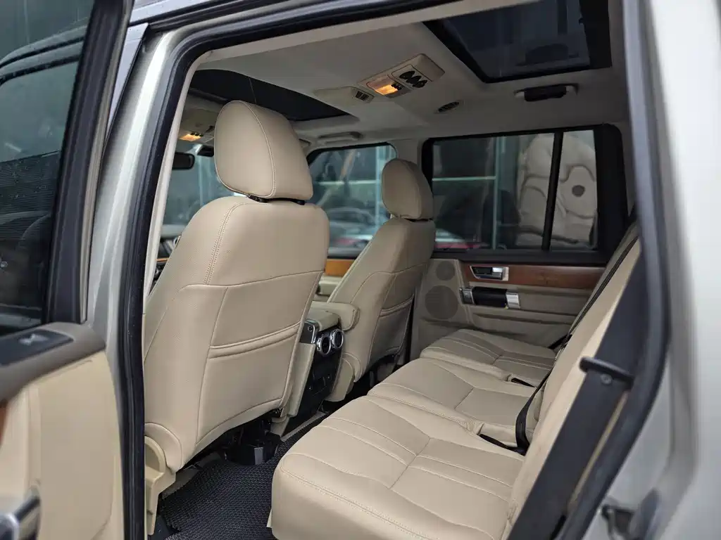 Land Rover Discovery 2013