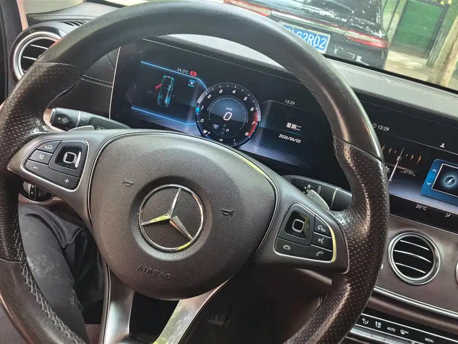 Mercedes-Benz E-Class 2017 — фото 15
