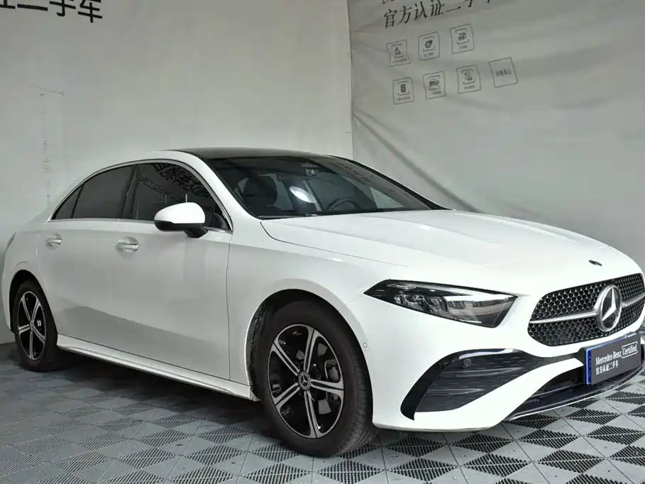 Mercedes-Benz A-Class 2024 — фото 3