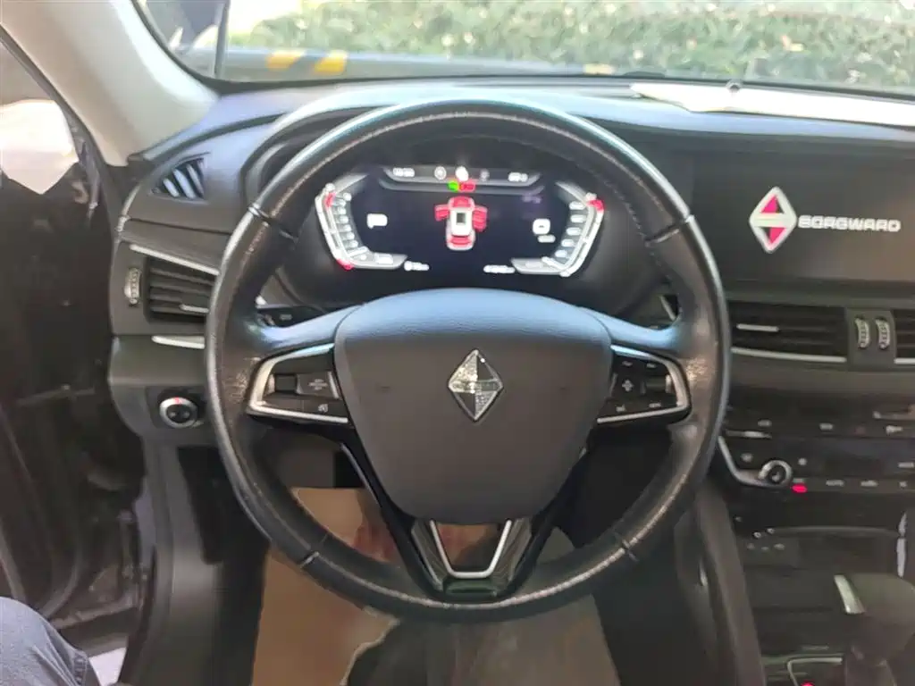Borgward BX7 2019 — фото 11