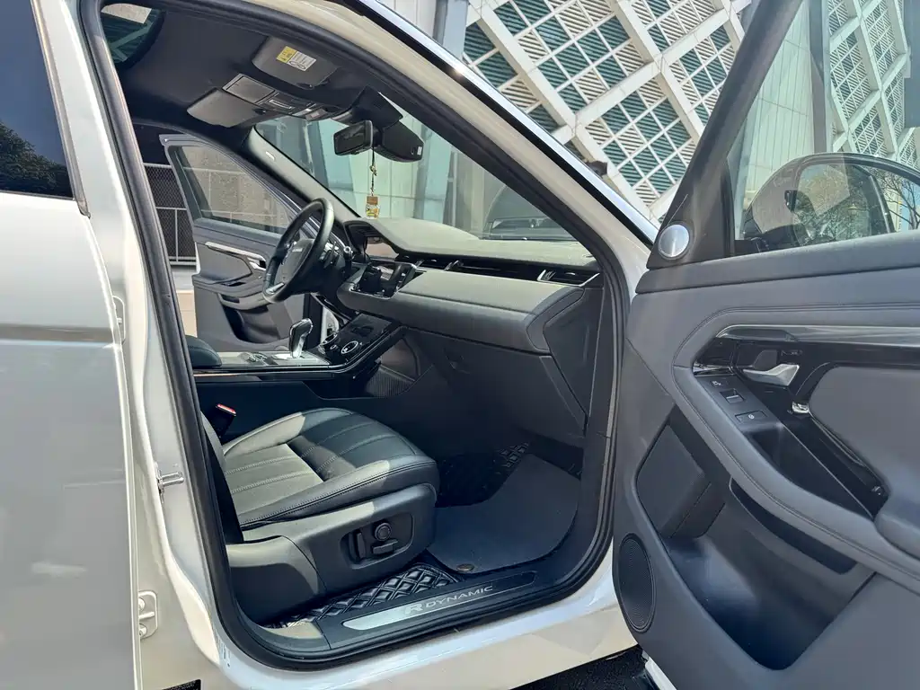 Land Rover Evoque 2020 — фото 6