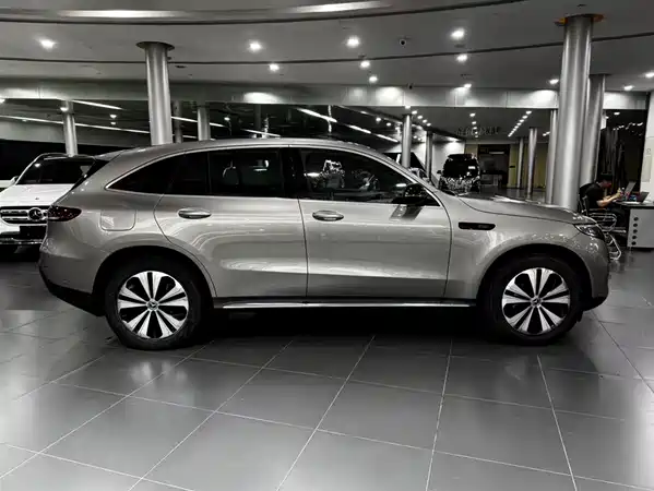 Mercedes-Benz EQC 2023