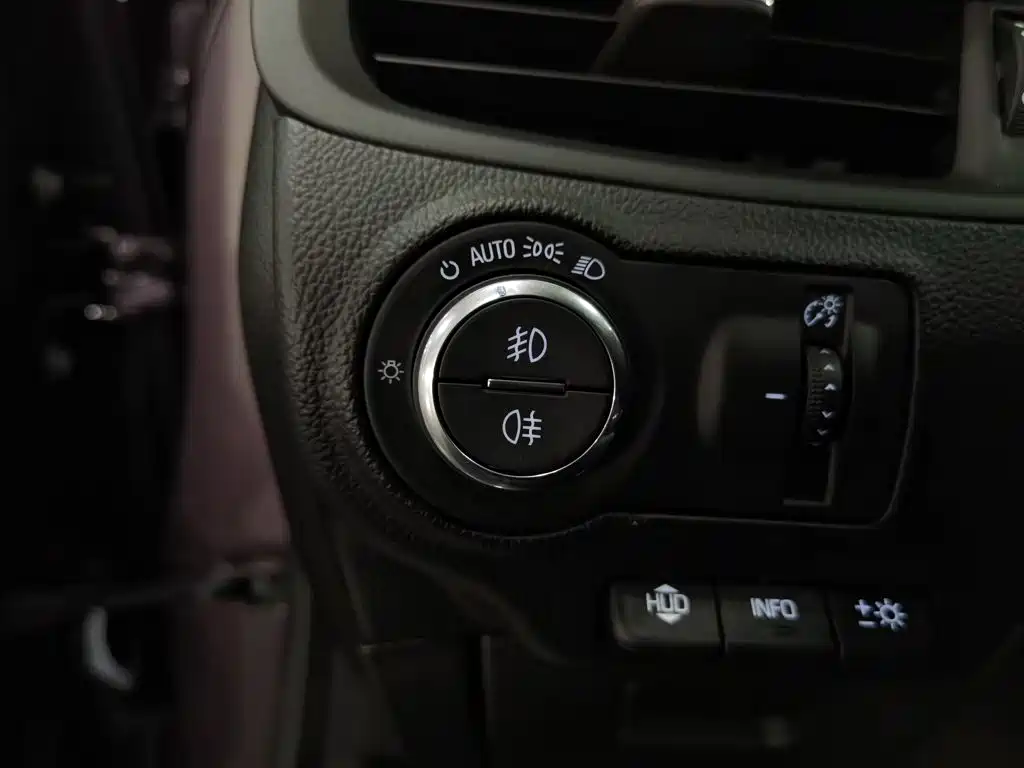 Buick Envision Plus 2018 — фото 21