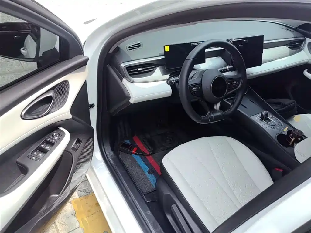 BYD Seal 05 DM-i 2025 — фото 16