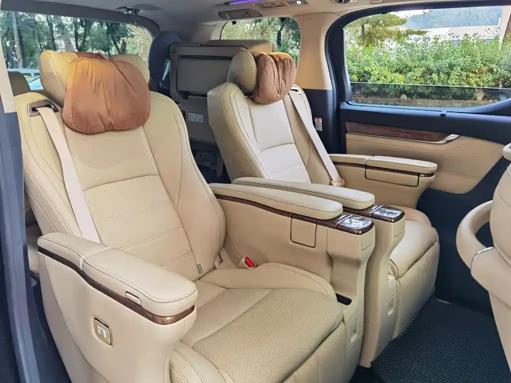 Toyota Alphard 2016 — фото 18