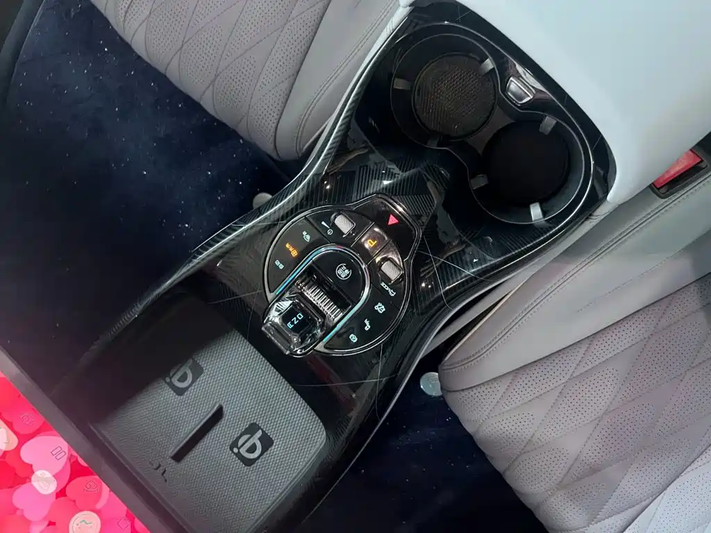 BYD Seal 2022 — фото 17