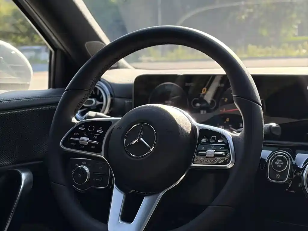 Mercedes-Benz A-Class 2020 — фото 9