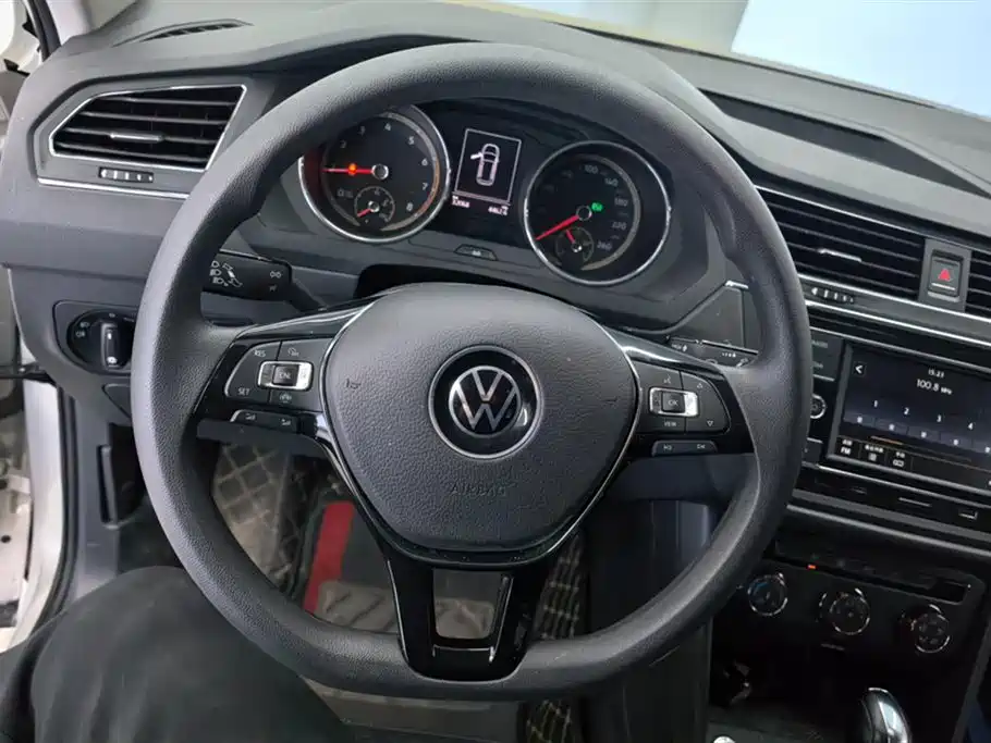 Volkswagen Tiguan L 2021 — фото 15