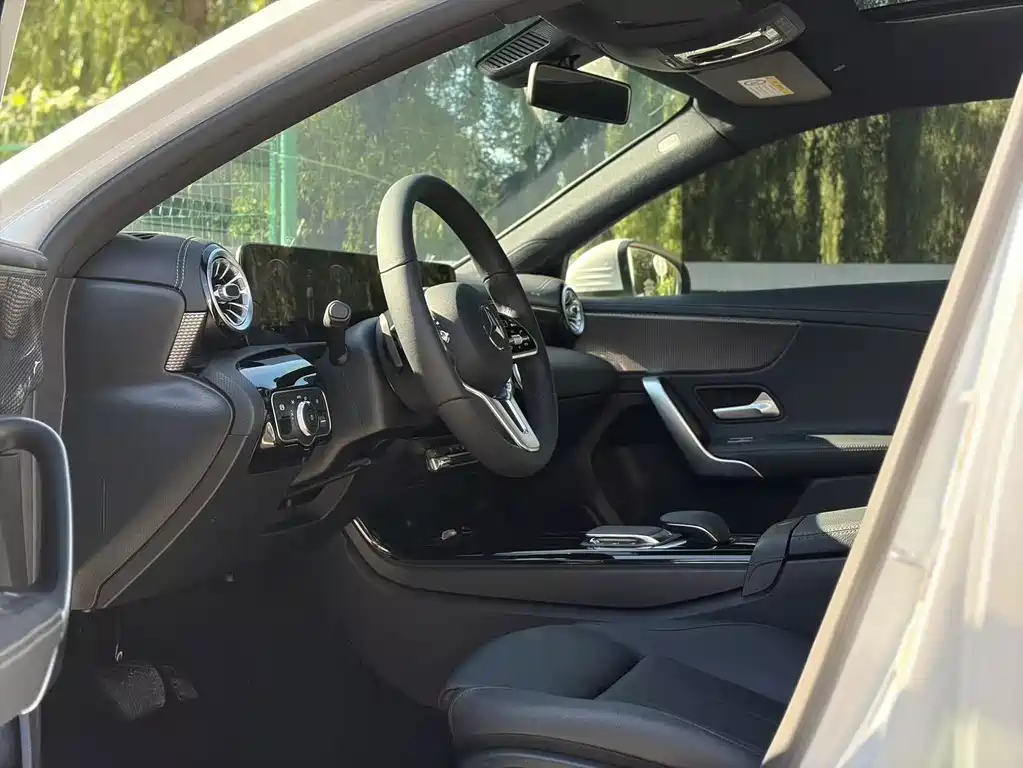Mercedes-Benz A-Class 2020 — фото 4