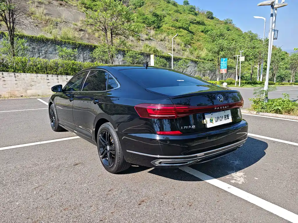 Volkswagen Passat 2022