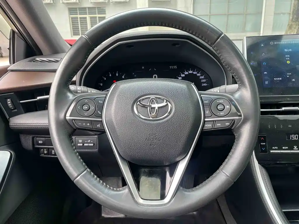 Toyota Avalon 2023 — фото 11